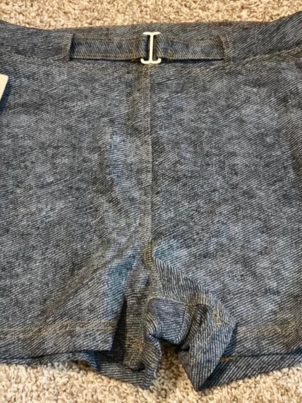 **NWT Lululemon Denim\-Print Shorts – Size 8**